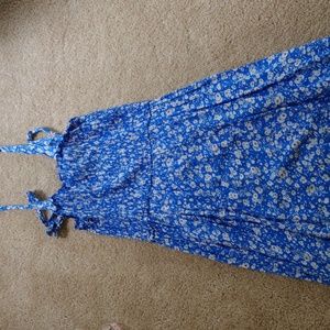 Like New Blue and White floral maxi dress size S